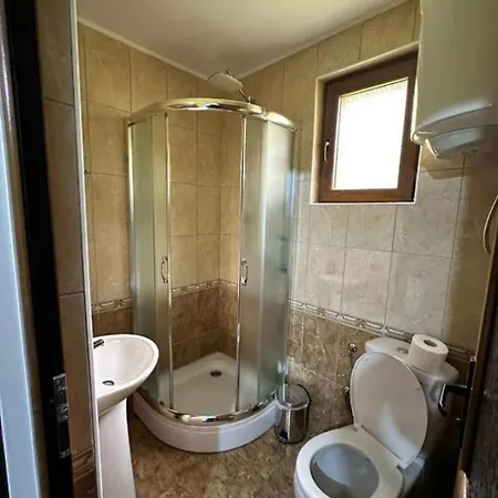 Residence: Quku I Valbones 瓦勒博内